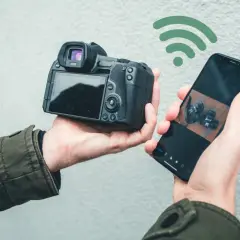 Jak zgrać zdjęcia z aparatu na telefon? Szybkie metody (2026)