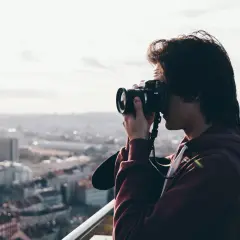Fotograf: Obowiązki, Specjalizacje, Zarobki i Przyszłość Zawodu