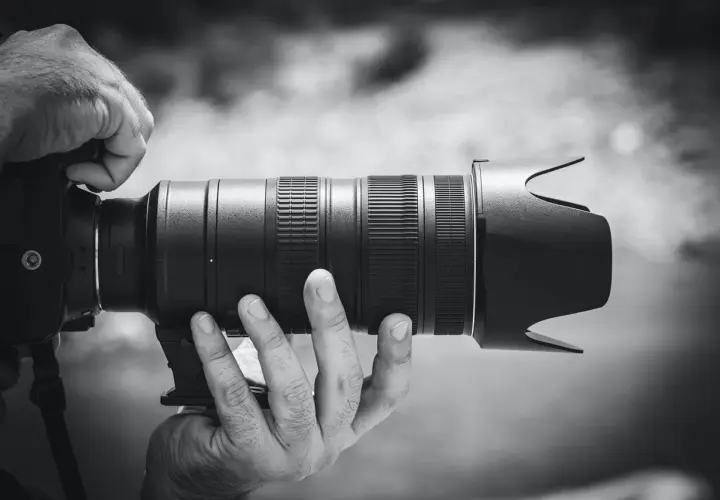 Jak długo fotograf przechowuje zdjęcia? Kluczowa jest umowa
