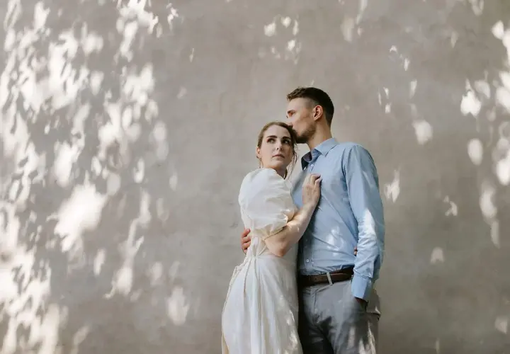 Jak wybrać fotografa ślubnego? Przewodnik po idealnych zdjęciach