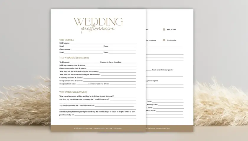 Formularz "Wedding Questionnaire" z polami do wypełnienia dotyczącymi ślubu, z ozdobnym tłem z trawy pampasowej.