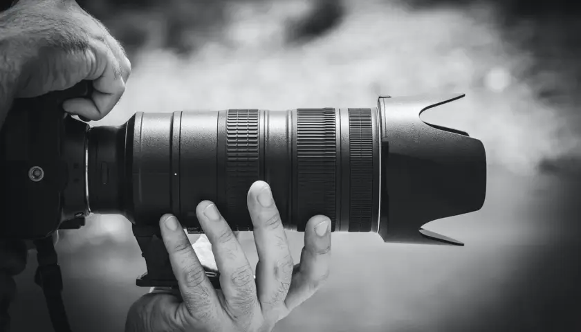Jak długo fotograf przechowuje zdjęcia? Kluczowa jest umowa