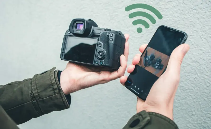 Jak zgrać zdjęcia z aparatu na telefon? Szybkie metody (2026)